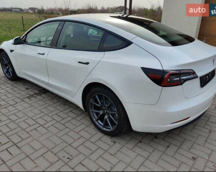 Белый Тесла Модель 3, объемом двигателя 0 л и пробегом 47 тыс. км за 15000 $, фото 4 на Automoto.ua
