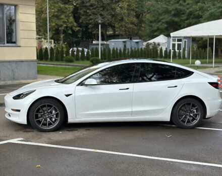 Білий Тесла Модель 3, об'ємом двигуна 0 л та пробігом 82 тис. км за 22400 $, фото 7 на Automoto.ua