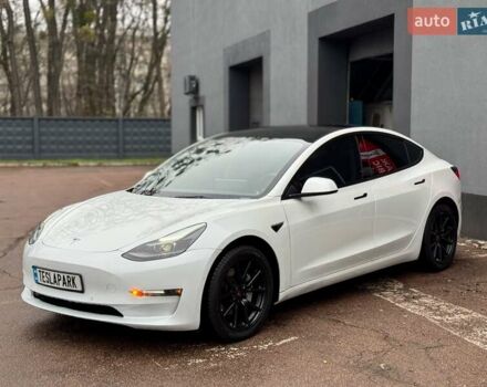 Білий Тесла Модель 3, об'ємом двигуна 0 л та пробігом 117 тис. км за 20999 $, фото 3 на Automoto.ua