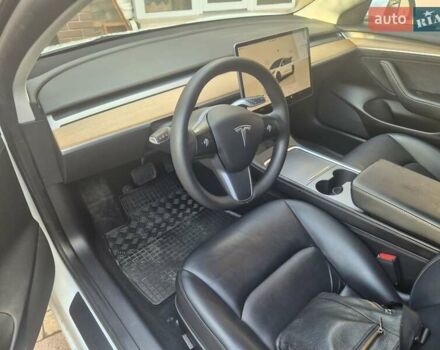 Білий Тесла Модель 3, об'ємом двигуна 0 л та пробігом 128 тис. км за 19999 $, фото 1 на Automoto.ua