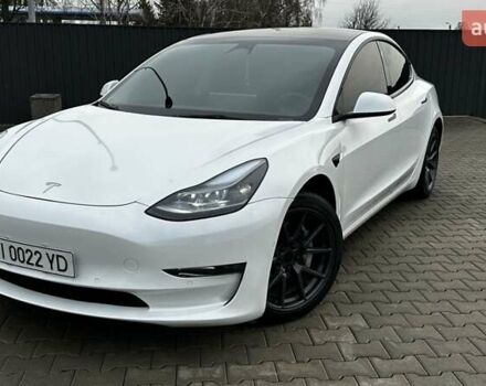 Белый Тесла Модель 3, объемом двигателя 0 л и пробегом 48 тыс. км за 22000 $, фото 1 на Automoto.ua