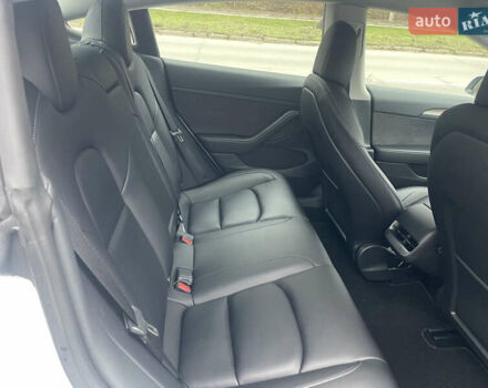 Белый Тесла Модель 3, объемом двигателя 0 л и пробегом 95 тыс. км за 22500 $, фото 16 на Automoto.ua