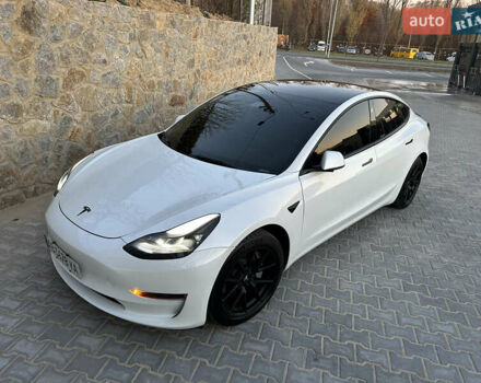 Белый Тесла Модель 3, объемом двигателя 0 л и пробегом 46 тыс. км за 28500 $, фото 24 на Automoto.ua