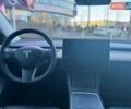 Білий Тесла Модель 3, об'ємом двигуна 0 л та пробігом 102 тис. км за 26490 $, фото 11 на Automoto.ua