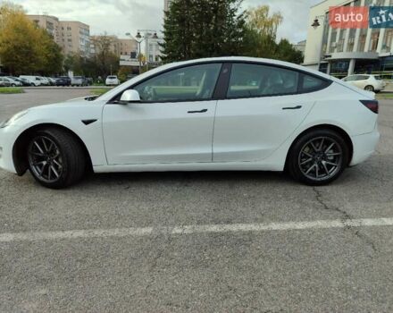 Белый Тесла Модель 3, объемом двигателя 0 л и пробегом 180 тыс. км за 20200 $, фото 4 на Automoto.ua