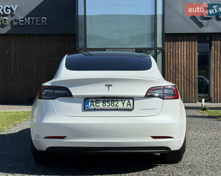 Белый Тесла Модель 3, объемом двигателя 0 л и пробегом 13 тыс. км за 22900 $, фото 7 на Automoto.ua