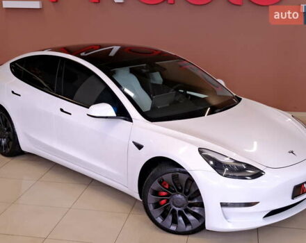 Білий Тесла Модель 3, об'ємом двигуна 0 л та пробігом 60 тис. км за 22900 $, фото 5 на Automoto.ua