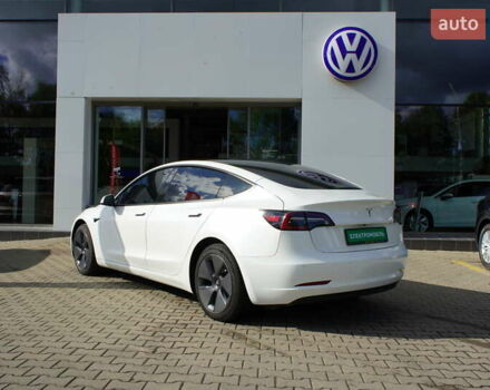 Білий Тесла Модель 3, об'ємом двигуна 0 л та пробігом 33 тис. км за 20700 $, фото 6 на Automoto.ua