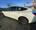 Белый Тесла Модель 3, объемом двигателя 0 л и пробегом 63 тыс. км за 25500 $, фото 4 на Automoto.ua