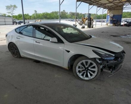 Білий Тесла Модель 3, об'ємом двигуна 0 л та пробігом 61 тис. км за 6000 $, фото 3 на Automoto.ua