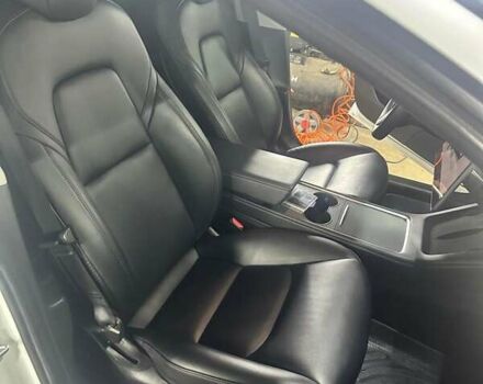 Белый Тесла Модель 3, объемом двигателя 0 л и пробегом 125 тыс. км за 22000 $, фото 12 на Automoto.ua