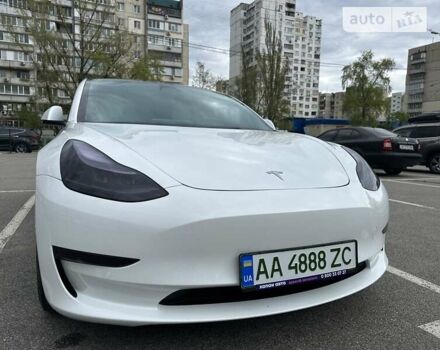 Білий Тесла Модель 3, об'ємом двигуна 0 л та пробігом 14 тис. км за 24400 $, фото 2 на Automoto.ua