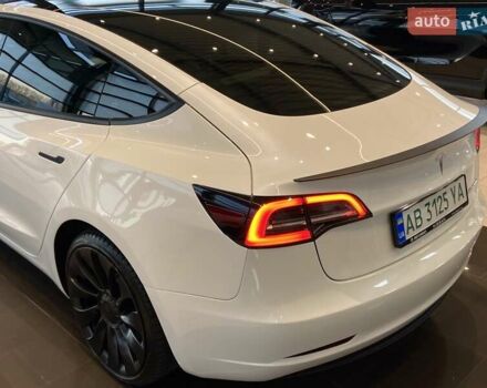 Белый Тесла Модель 3, объемом двигателя 0 л и пробегом 18 тыс. км за 28999 $, фото 7 на Automoto.ua