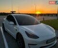 Білий Тесла Модель 3, об'ємом двигуна 0 л та пробігом 60 тис. км за 23900 $, фото 1 на Automoto.ua