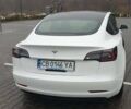 Білий Тесла Модель 3, об'ємом двигуна 0 л та пробігом 73 тис. км за 18100 $, фото 2 на Automoto.ua
