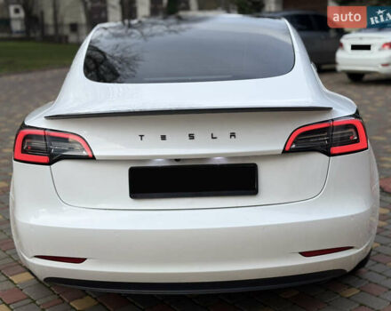 Белый Тесла Модель 3, объемом двигателя 0 л и пробегом 60 тыс. км за 22900 $, фото 38 на Automoto.ua
