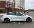 Белый Тесла Модель 3, объемом двигателя 0 л и пробегом 48 тыс. км за 23000 $, фото 3 на Automoto.ua