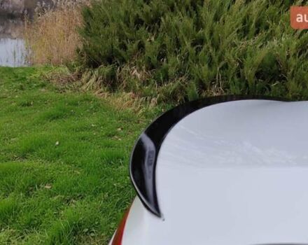 Білий Тесла Модель 3, об'ємом двигуна 0 л та пробігом 58 тис. км за 23500 $, фото 4 на Automoto.ua