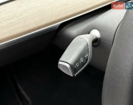 Белый Тесла Модель 3, объемом двигателя 0 л и пробегом 35 тыс. км за 24699 $, фото 25 на Automoto.ua