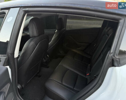 Білий Тесла Модель 3, об'ємом двигуна 0 л та пробігом 12 тис. км за 23700 $, фото 15 на Automoto.ua