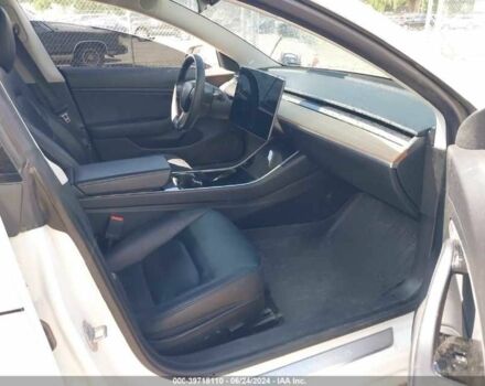 Тесла Модель 3 2022 в Березань на Automoto.ua Белый Тесла Модель 3, объемом двигателя 0 л и пробегом 21 тыс. км за 20500 $, фото 5 на Automoto.ua