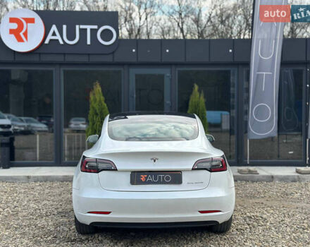 Білий Тесла Модель 3, об'ємом двигуна 0 л та пробігом 18 тис. км за 22500 $, фото 3 на Automoto.ua
