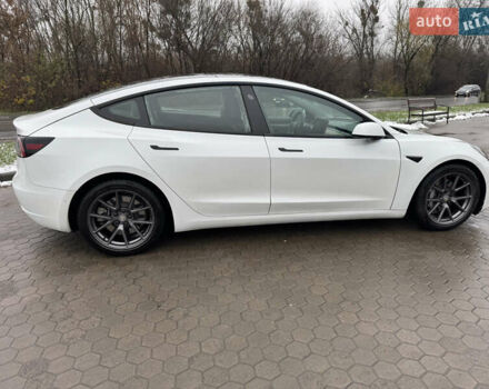 Білий Тесла Модель 3, об'ємом двигуна 0 л та пробігом 110 тис. км за 16900 $, фото 5 на Automoto.ua