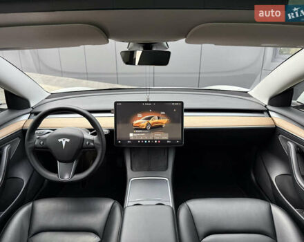 Белый Тесла Модель 3, объемом двигателя 0 л и пробегом 70 тыс. км за 22600 $, фото 31 на Automoto.ua