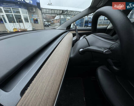 Білий Тесла Модель 3, об'ємом двигуна 0 л та пробігом 110 тис. км за 16900 $, фото 20 на Automoto.ua