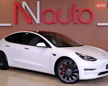 Білий Тесла Модель 3, об'ємом двигуна 0 л та пробігом 60 тис. км за 22900 $, фото 4 на Automoto.ua