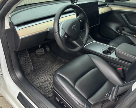 Белый Тесла Модель 3, объемом двигателя 0 л и пробегом 132 тыс. км за 21999 $, фото 5 на Automoto.ua