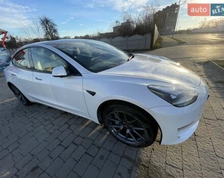 Белый Тесла Модель 3, объемом двигателя 0 л и пробегом 17 тыс. км за 28500 $, фото 3 на Automoto.ua