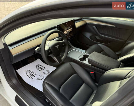 Белый Тесла Модель 3, объемом двигателя 0 л и пробегом 214 тыс. км за 16300 $, фото 8 на Automoto.ua