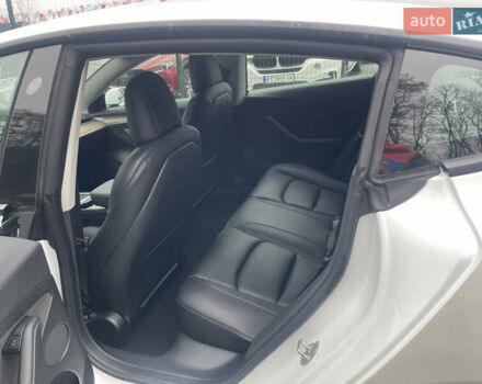 Белый Тесла Модель 3, объемом двигателя 0 л и пробегом 95 тыс. км за 22500 $, фото 23 на Automoto.ua