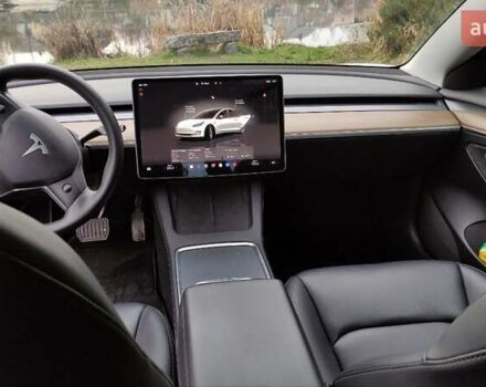 Білий Тесла Модель 3, об'ємом двигуна 0 л та пробігом 58 тис. км за 23500 $, фото 6 на Automoto.ua