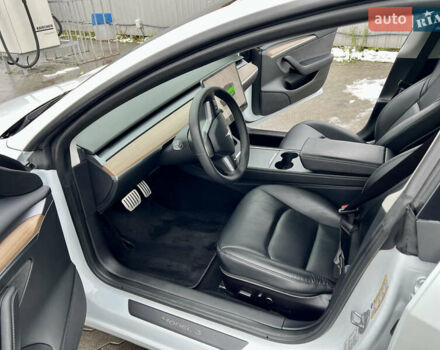 Білий Тесла Модель 3, об'ємом двигуна 0 л та пробігом 5 тис. км за 22500 $, фото 25 на Automoto.ua