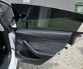 Білий Тесла Модель 3, об'ємом двигуна 0 л та пробігом 113 тис. км за 20300 $, фото 13 на Automoto.ua