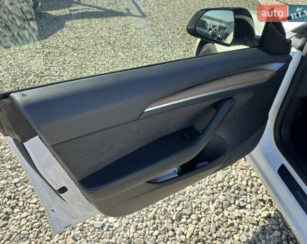 Тесла Модель 3 2022 в Ивано-Франковске на Automoto.ua Белый Тесла Модель 3, объемом двигателя 0 л и пробегом 94 тыс. км за 22000 $, фото 14 на Automoto.ua