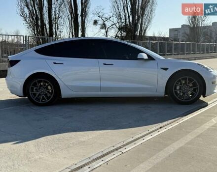 Белый Тесла Модель 3, объемом двигателя 0 л и пробегом 38 тыс. км за 24300 $, фото 4 на Automoto.ua