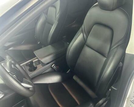 Белый Тесла Модель 3, объемом двигателя 0 л и пробегом 125 тыс. км за 22000 $, фото 9 на Automoto.ua