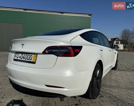 Белый Тесла Модель 3, объемом двигателя 0 л и пробегом 56 тыс. км за 20877 $, фото 21 на Automoto.ua