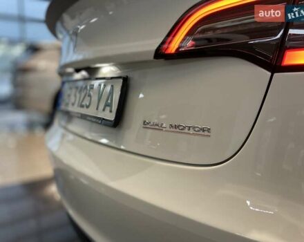 Белый Тесла Модель 3, объемом двигателя 0 л и пробегом 18 тыс. км за 28999 $, фото 10 на Automoto.ua