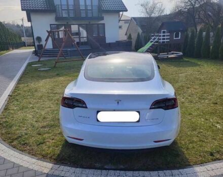 Белый Тесла Модель 3, объемом двигателя 0 л и пробегом 48 тыс. км за 12500 $, фото 2 на Automoto.ua