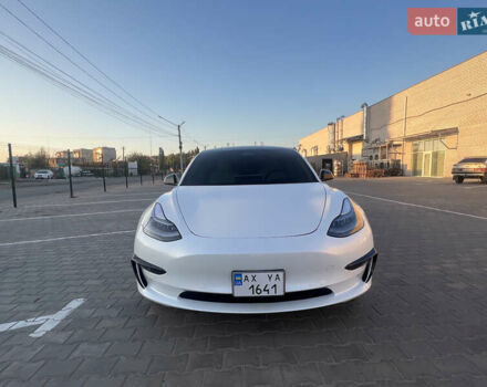 Білий Тесла Модель 3, об'ємом двигуна 0 л та пробігом 45 тис. км за 25000 $, фото 12 на Automoto.ua