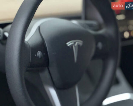 Белый Тесла Модель 3, объемом двигателя 0 л и пробегом 85 тыс. км за 21999 $, фото 25 на Automoto.ua