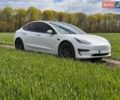 Білий Тесла Модель 3, об'ємом двигуна 0 л та пробігом 105 тис. км за 21300 $, фото 1 на Automoto.ua