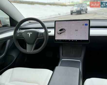 Білий Тесла Модель 3, об'ємом двигуна 0 л та пробігом 48 тис. км за 22900 $, фото 17 на Automoto.ua