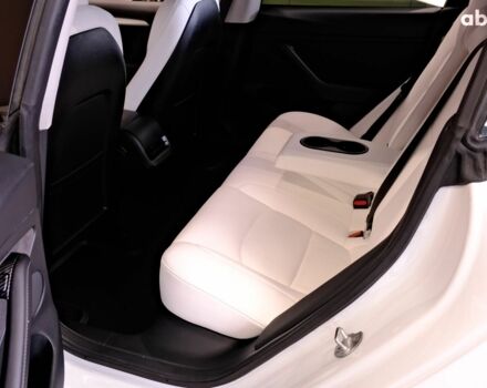 Белый Тесла Модель 3, объемом двигателя 0 л и пробегом 60 тыс. км за 22900 $, фото 7 на Automoto.ua