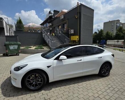 Білий Тесла Модель 3, об'ємом двигуна 0 л та пробігом 113 тис. км за 20300 $, фото 8 на Automoto.ua