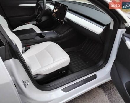 Тесла Модель 3 2022 у Вінниці на Automoto.ua Білий Тесла Модель 3, об'ємом двигуна 0 л та пробігом 26 тис. км за 23900 $, фото 14 на Automoto.ua